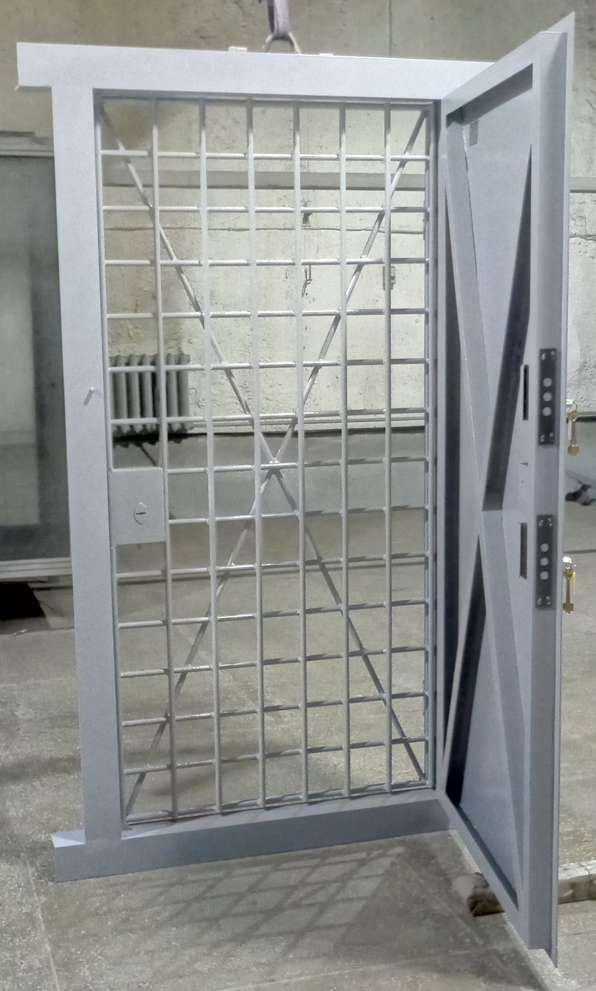 Металлический решетчатый дверной блок для КХО